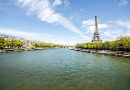 EGORA – Un étudiant en médecine plonge dans la Seine pour sauver un homme de la noyade