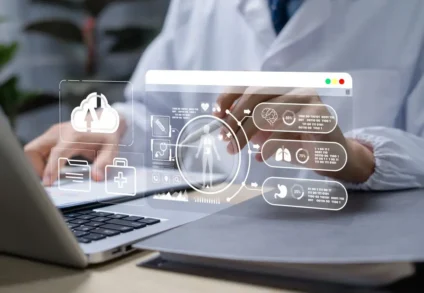 EGORA AUDIO – Parlons peu, parlons e-santé, saison 2. Dans près de 30 études, “la télésurveillance a montré des bénéfices en survie globale” : comment l’e-santé transforme la prise en charge du cancer
