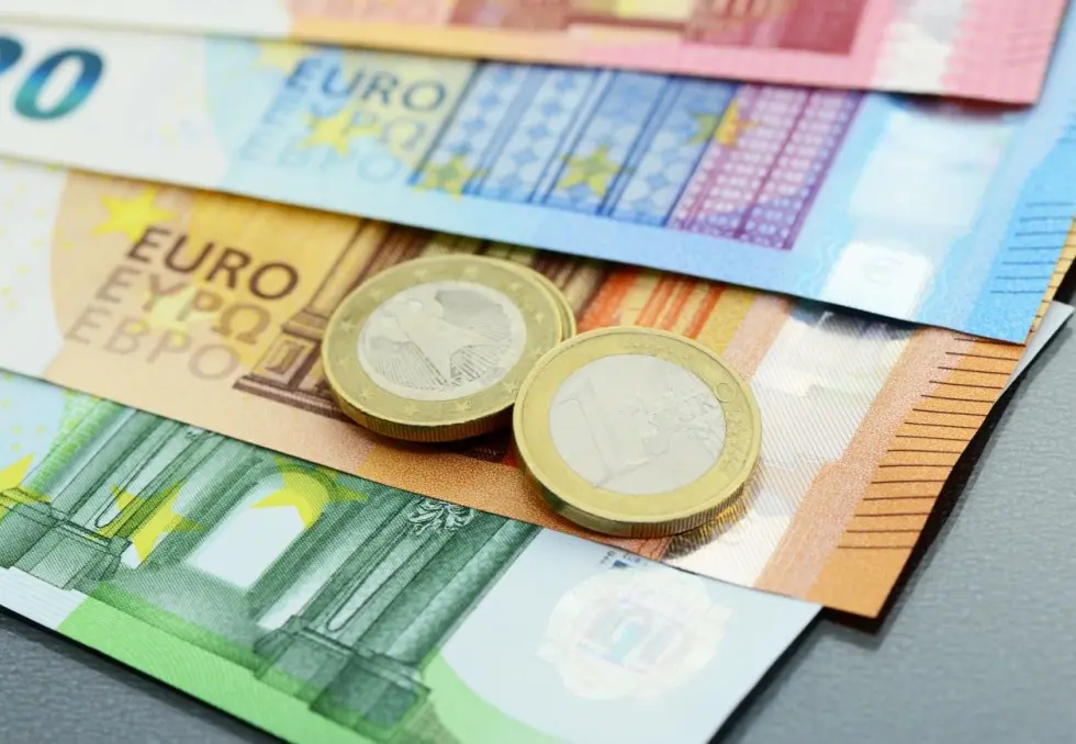 Euros @ photocrew / stock.adobe.com