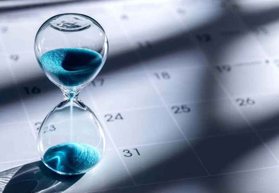 Sablier sur calendrier @ Brian Jackson / stock.adobe.com