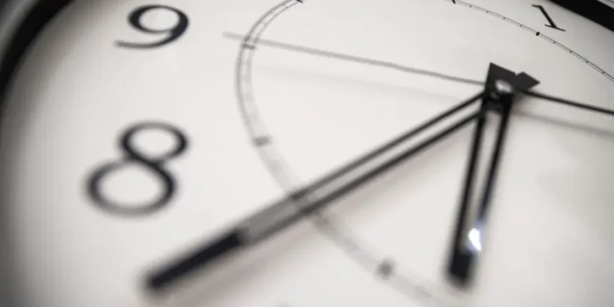 Horloge @ blackday / stock.adobe.com