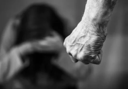 EGORA AUDIO – Le rapport du légiste. “On ne l’a pas écoutée” : une légiste raconte l’autopsie d’une victime de féminicide