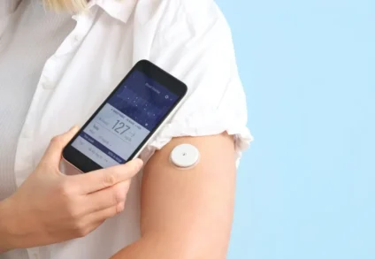EGORA AUDIO – Parlons peu, parlons e-santé, saison 2. Stylos à insuline connectés, pancréas artificiels, télésurveillance : un diabétologue fait le point sur ces technologies qui ont “tout changé”