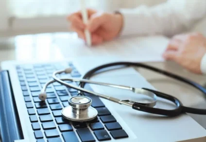 EGORA – Notes personnelles sur les patients : “Un médecin ne doit saisir que ce qui est utile, proportionné et pertinent”, recommande l’Ordre