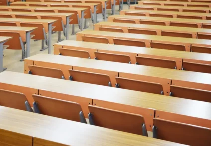 EGORA – Présence en cours, témoignages… Comment les patients vont participer aux études de médecine