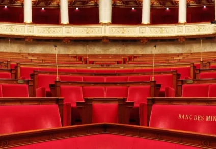 EGORA – Médecine esthétique, “équipe de soins traitante”, docteurs juniors… Retour sur les mesures votées par les députés dans le PLFSS 2026