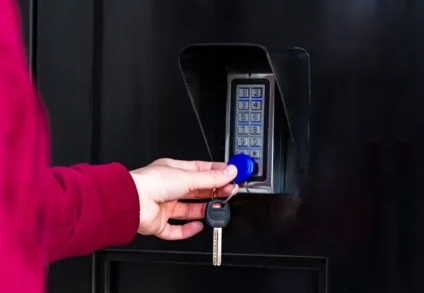 EGORA – Un médecin peut-il s’installer dans un immeuble sécurisé par un badge ou un digicode ?