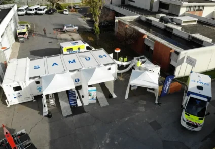 EGORA AUDIO – 45 minutes pour transformer un camion en hôpital de campagne : immersion au cœur d’une Unité sanitaire mobile